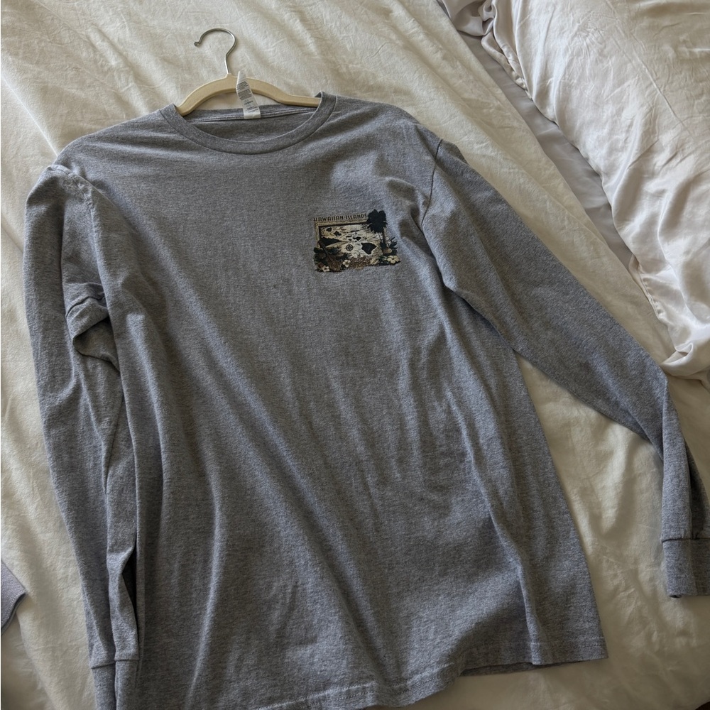 Gray Long-Sleeve Graphic Pocket sweatshirt